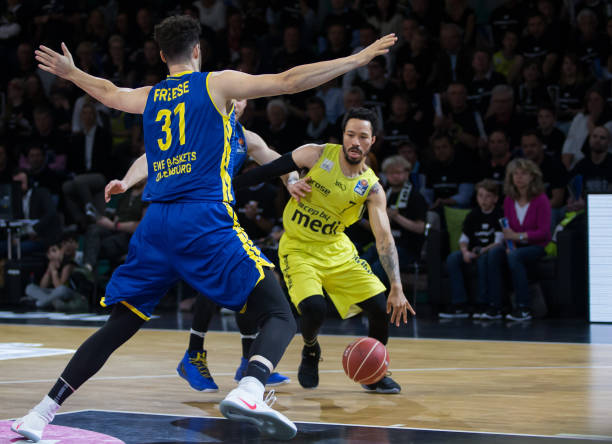 军在国内联 军在国内联