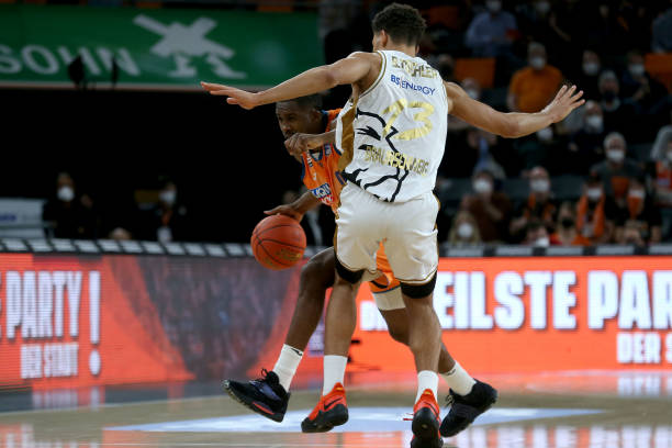 到其背后的 到其背后的